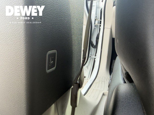 Used 2023 Chrysler Pacifica Touring-L FWD image 24