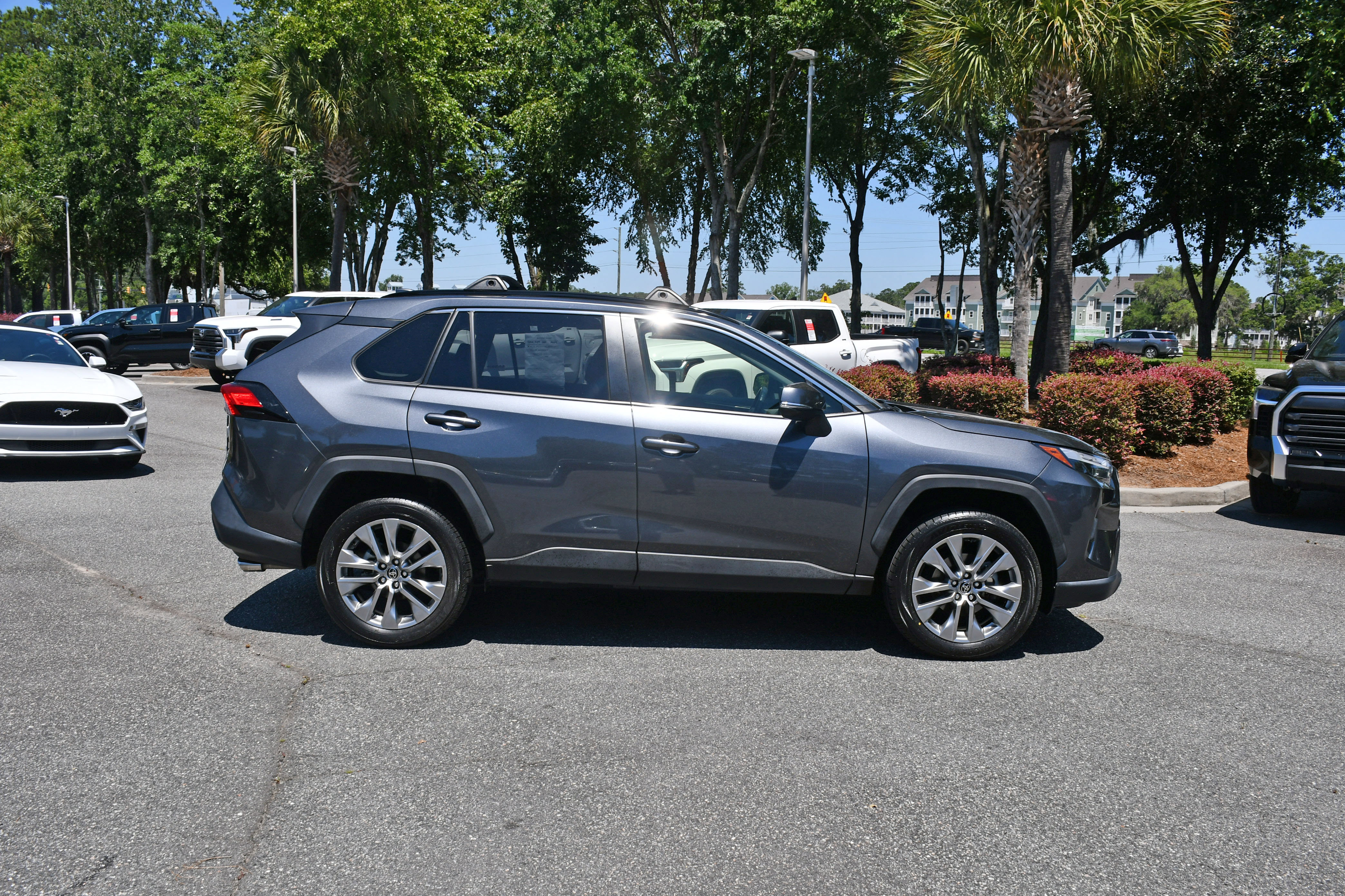 Certified 2023 Toyota RAV4 XLE Premium FWD image 5