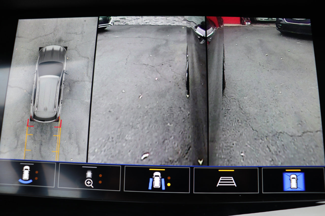 Used 2022 Buick Envision Avenir w/ Technology Package II image 40