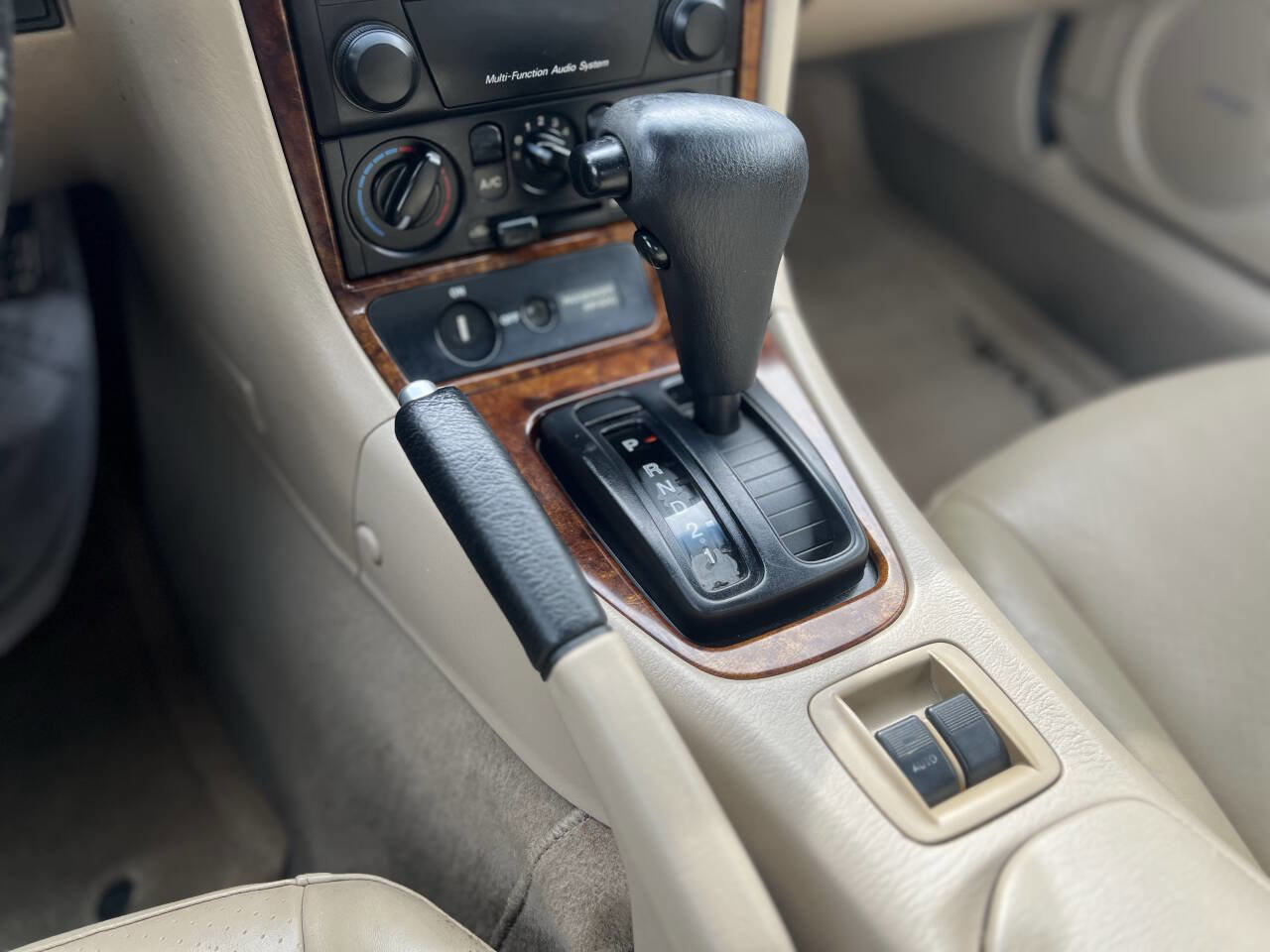 Used 2003 MAZDA MX-5 Miata image 13