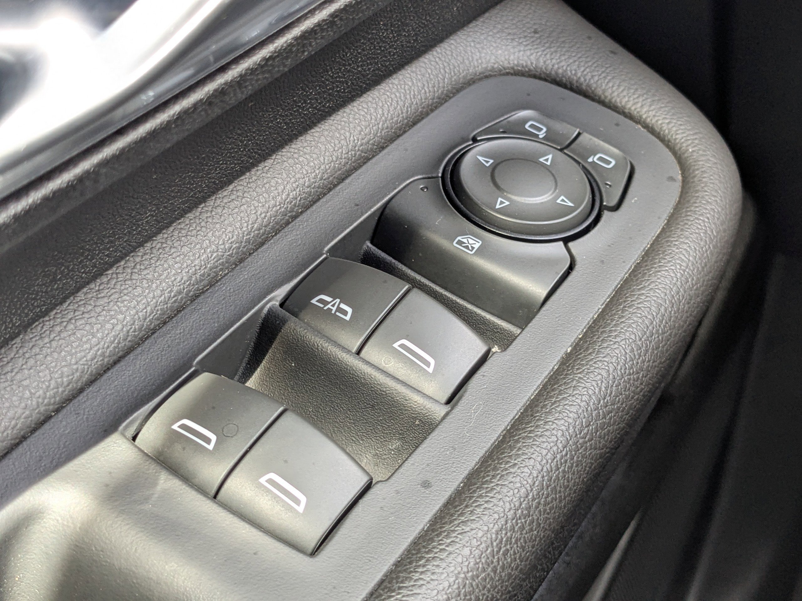 Used 2023 GMC Terrain SLE w/ Driver Convenience Package image 22