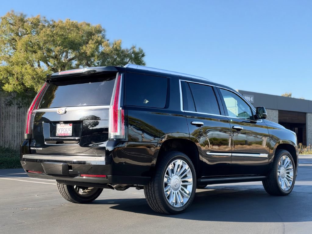 Used 2019 Cadillac Escalade Platinum AWD/4WD image 4