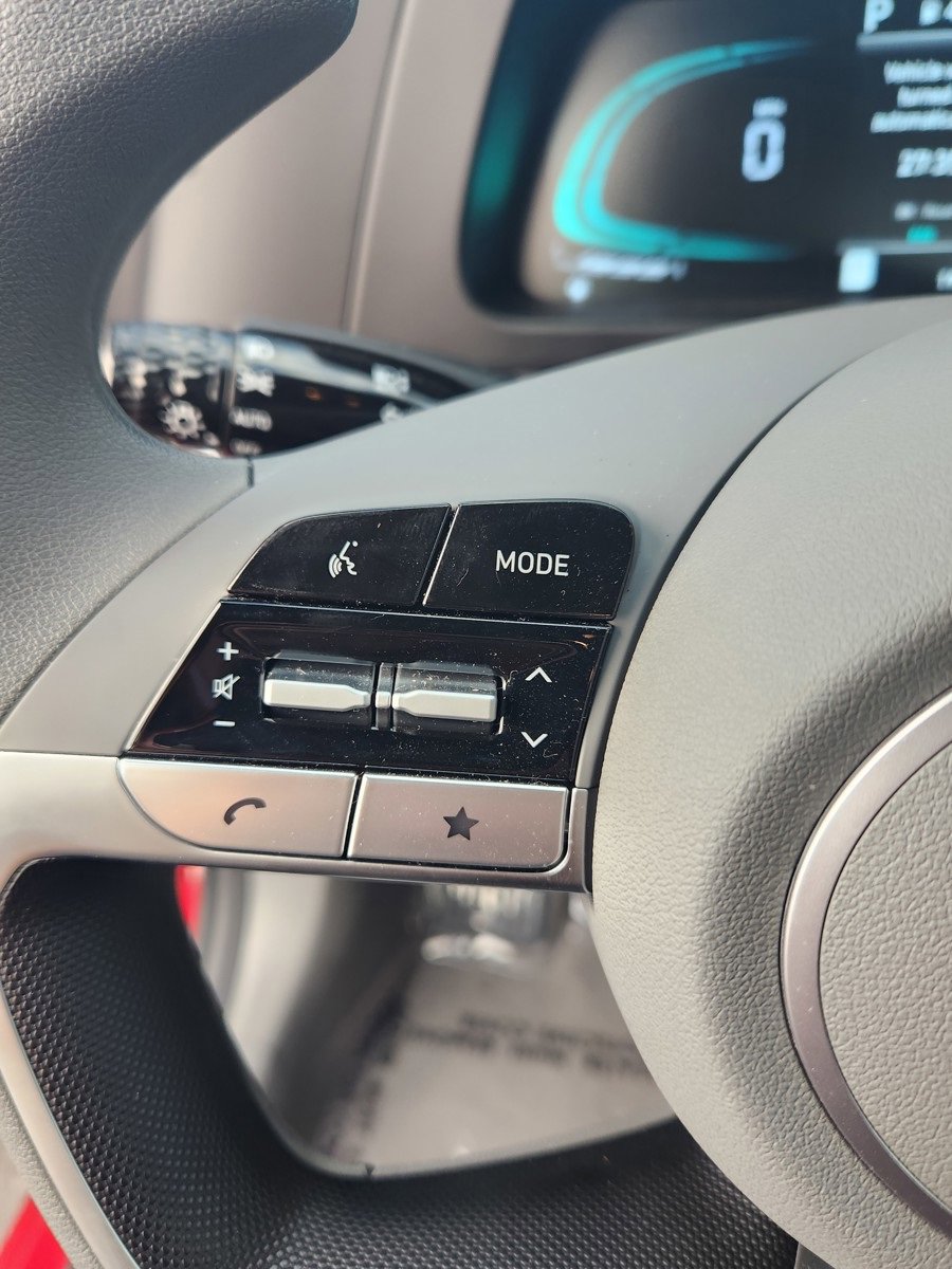 Certified 2025 Hyundai Elantra Blue image 18