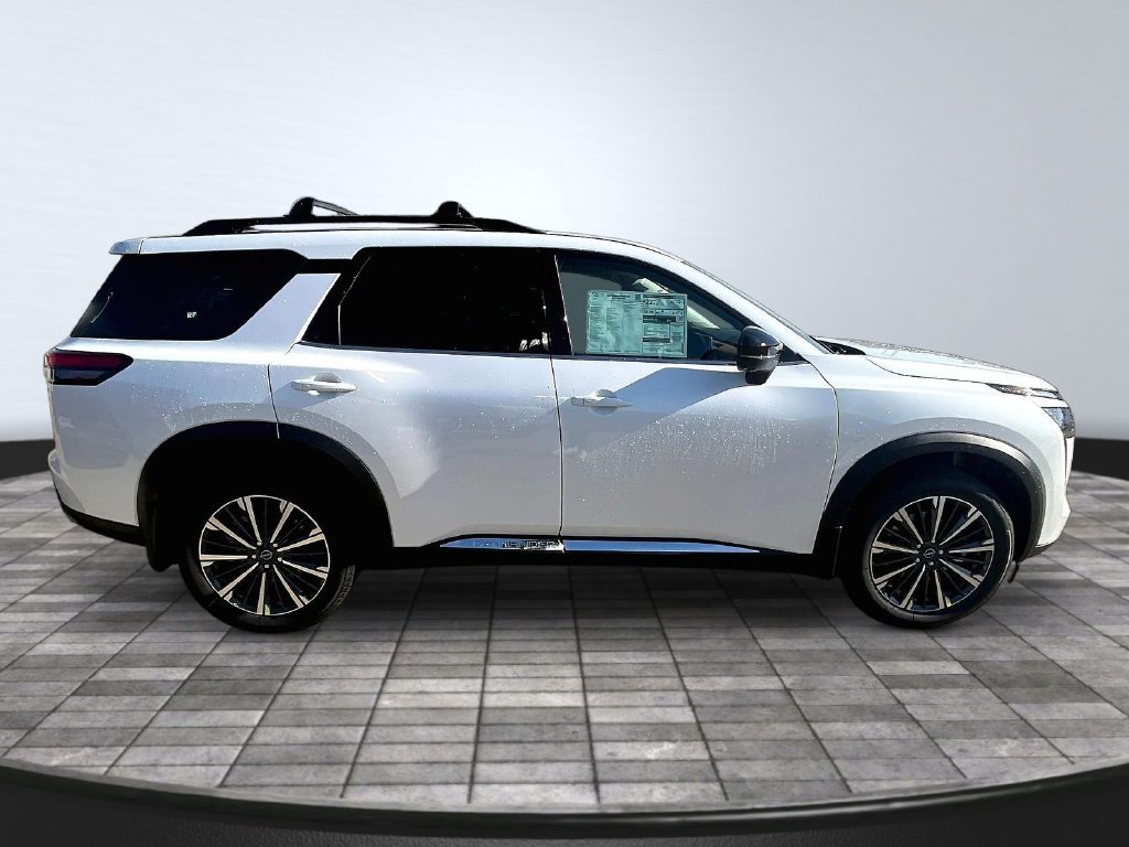 New 2026 Nissan Pathfinder Platinum w/ Cargo Package AWD/4WD image 17