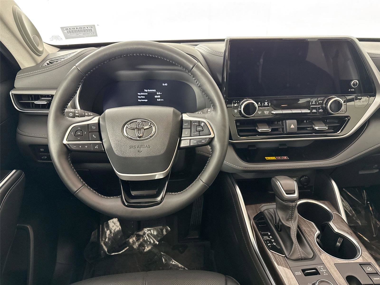 Certified 2025 Toyota Highlander Platinum image 33