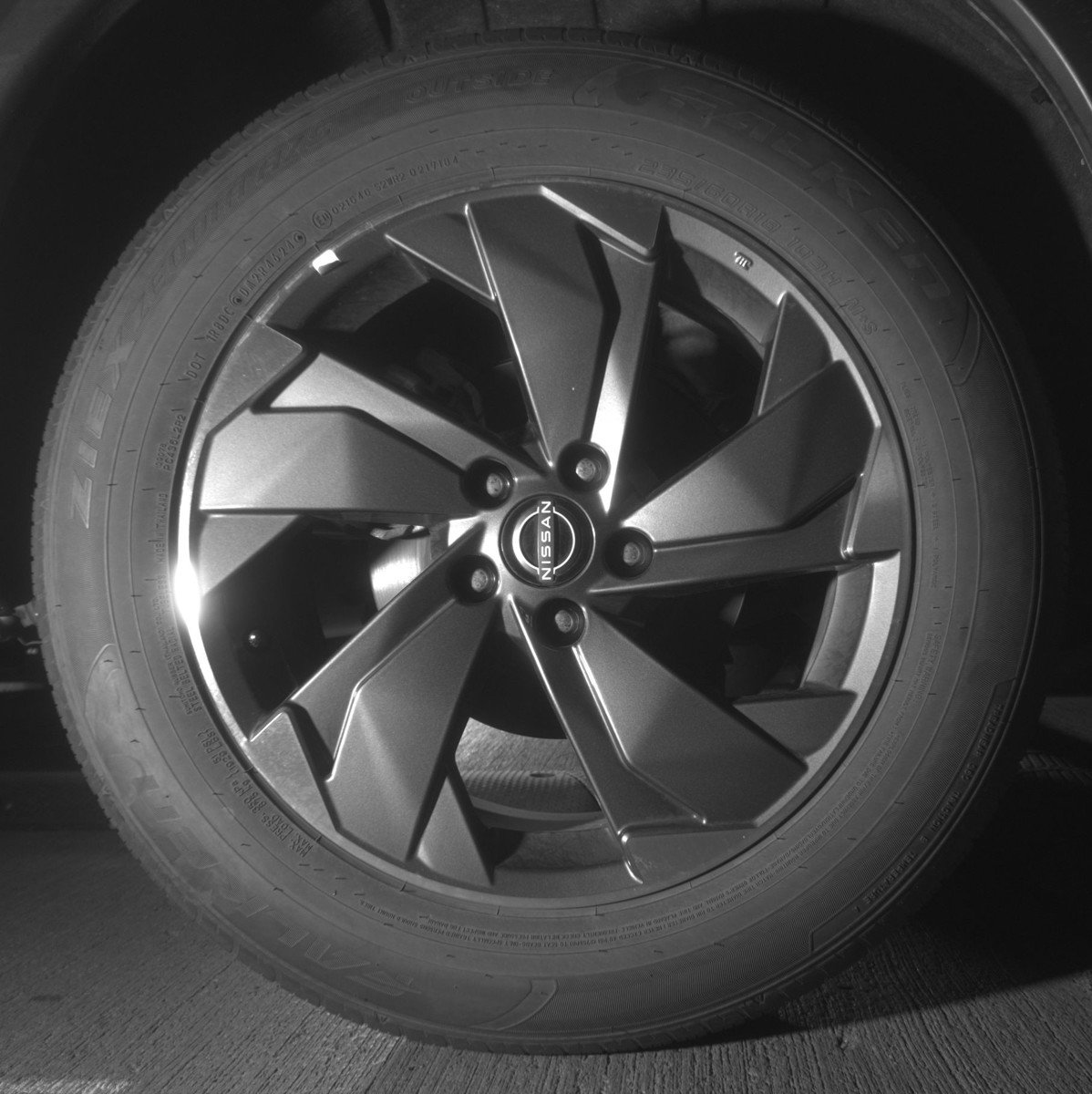 Used 2025 Nissan Rogue SV FWD image 15