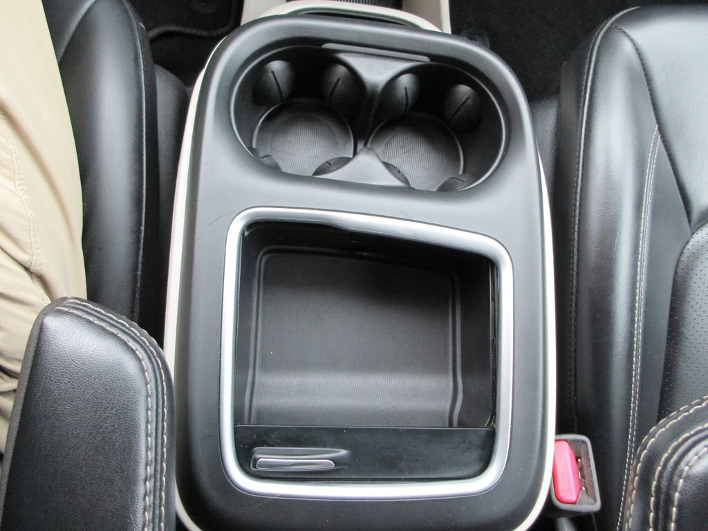 Used 2023 Chrysler Pacifica Touring-L FWD image 27