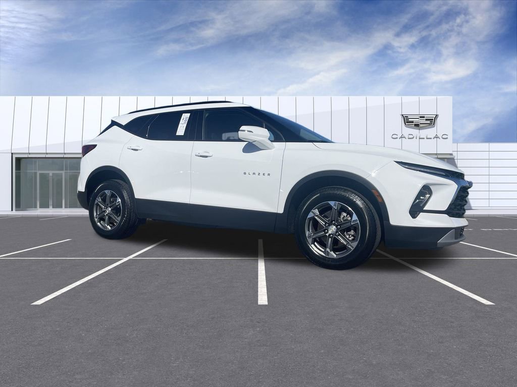 Used 2023 Chevrolet Blazer LT image 1