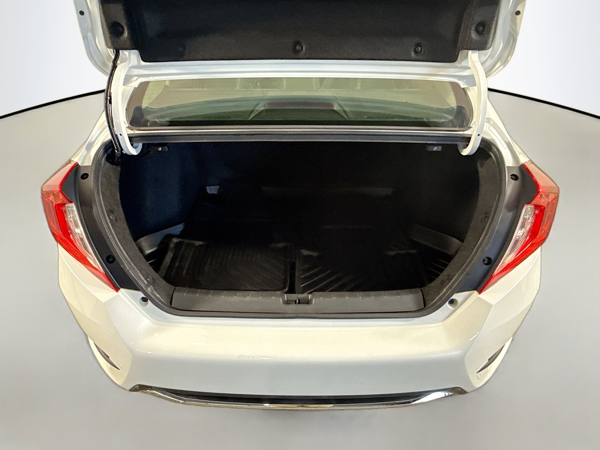 Used 2019 Honda Civic Touring image 35