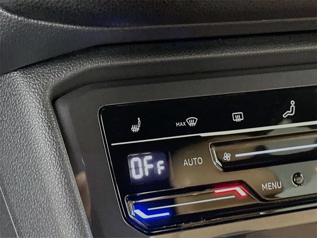 Used 2023 Volkswagen Tiguan SE image 20