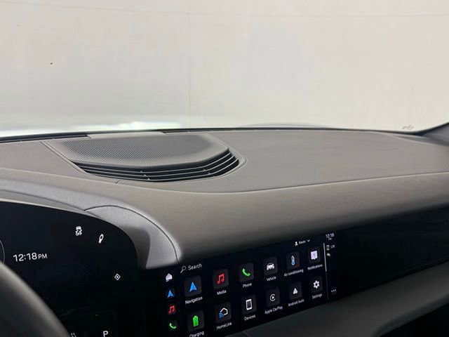 Used 2021 Porsche Taycan image 26