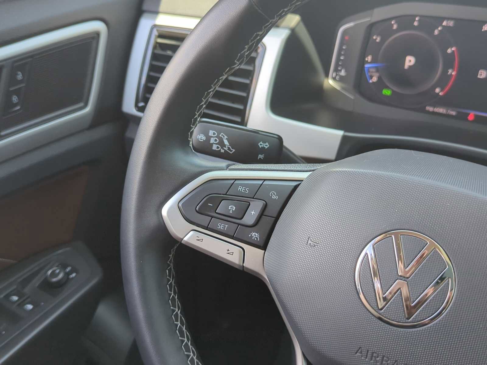 Used 2022 Volkswagen Atlas SEL AWD/4WD image 19