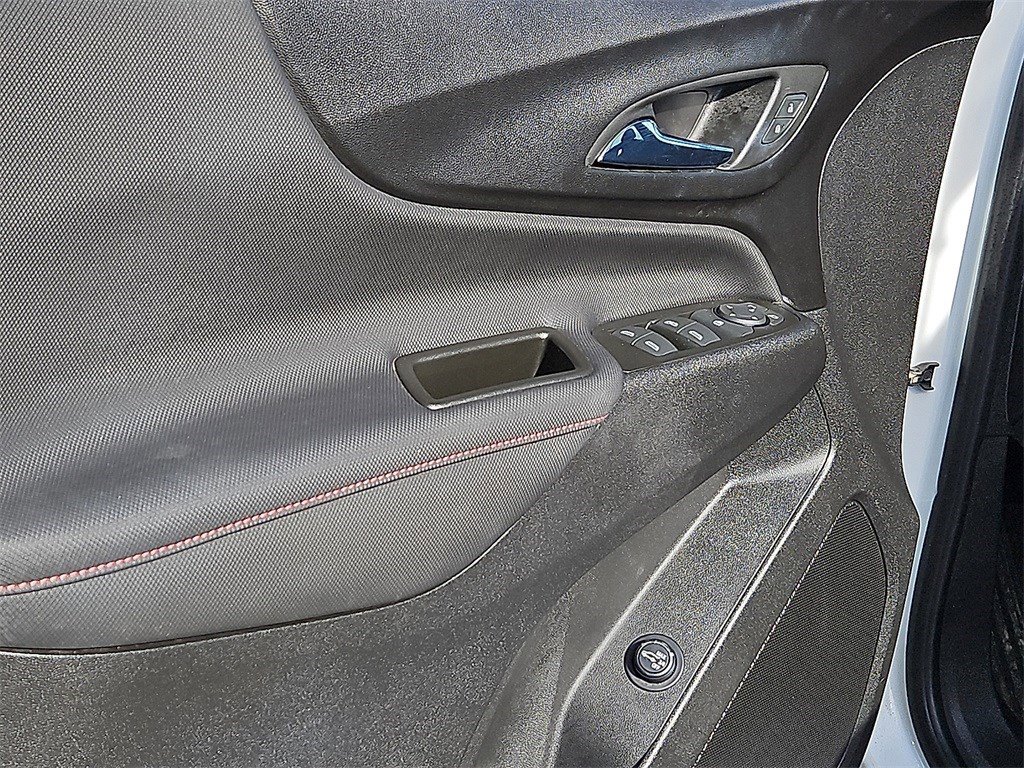 Used 2023 Chevrolet Equinox RS image 22