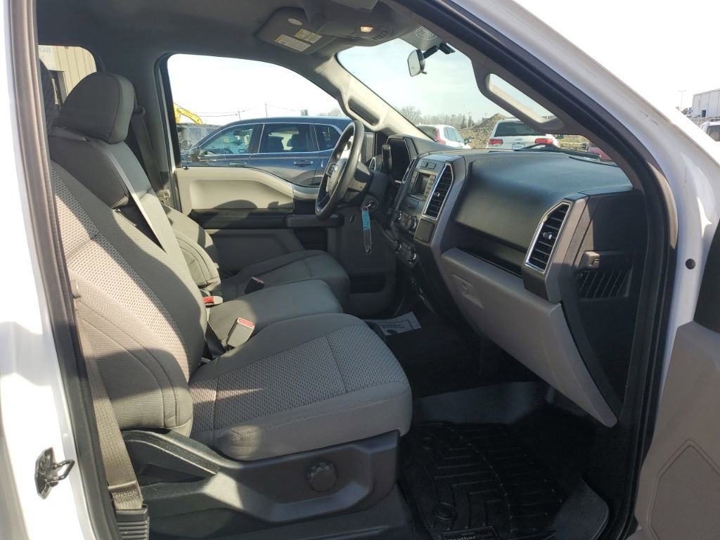 Used 2015 Ford F150 XLT image 31