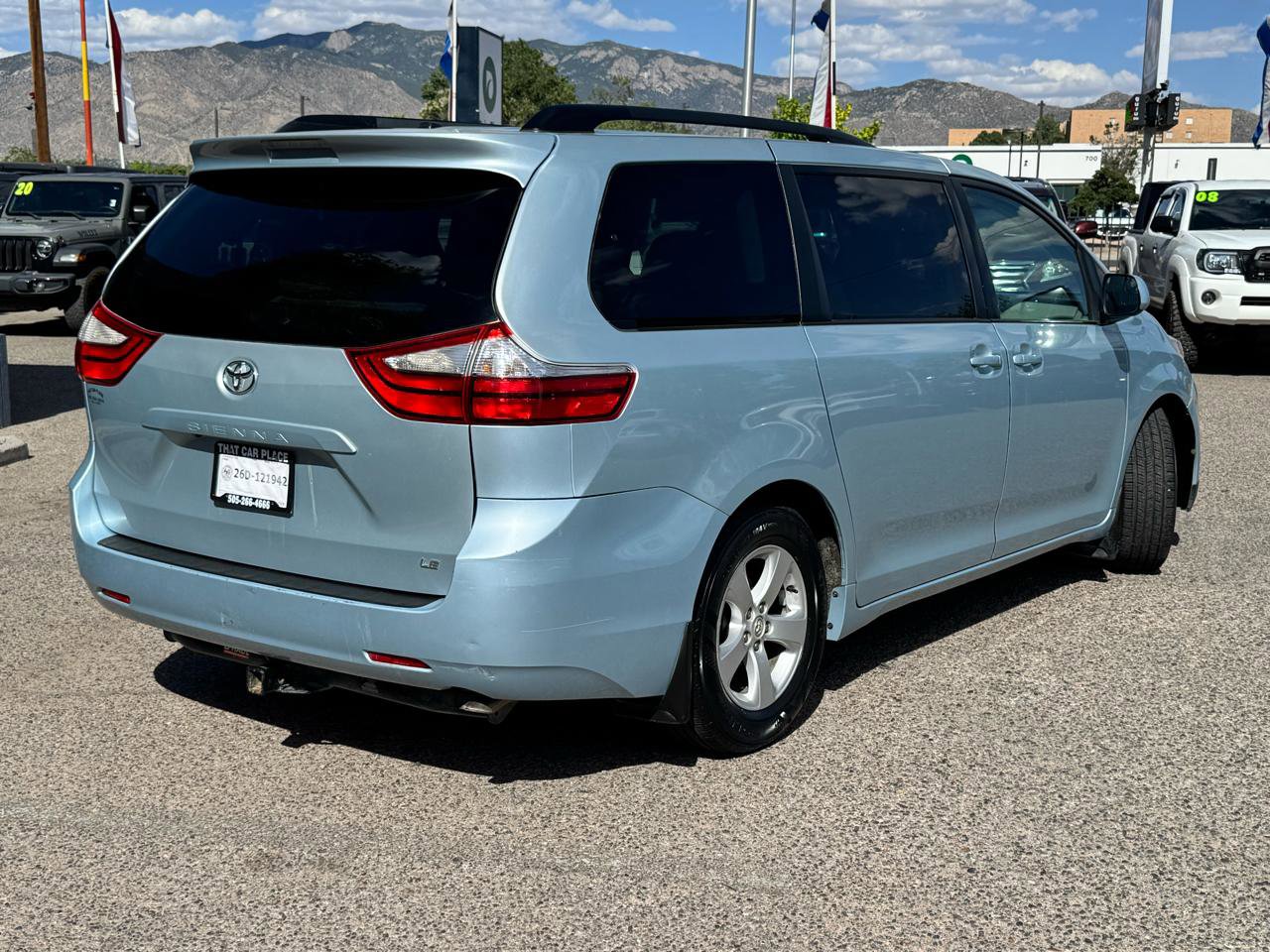 Used 2015 Toyota Sienna LE FWD image 8