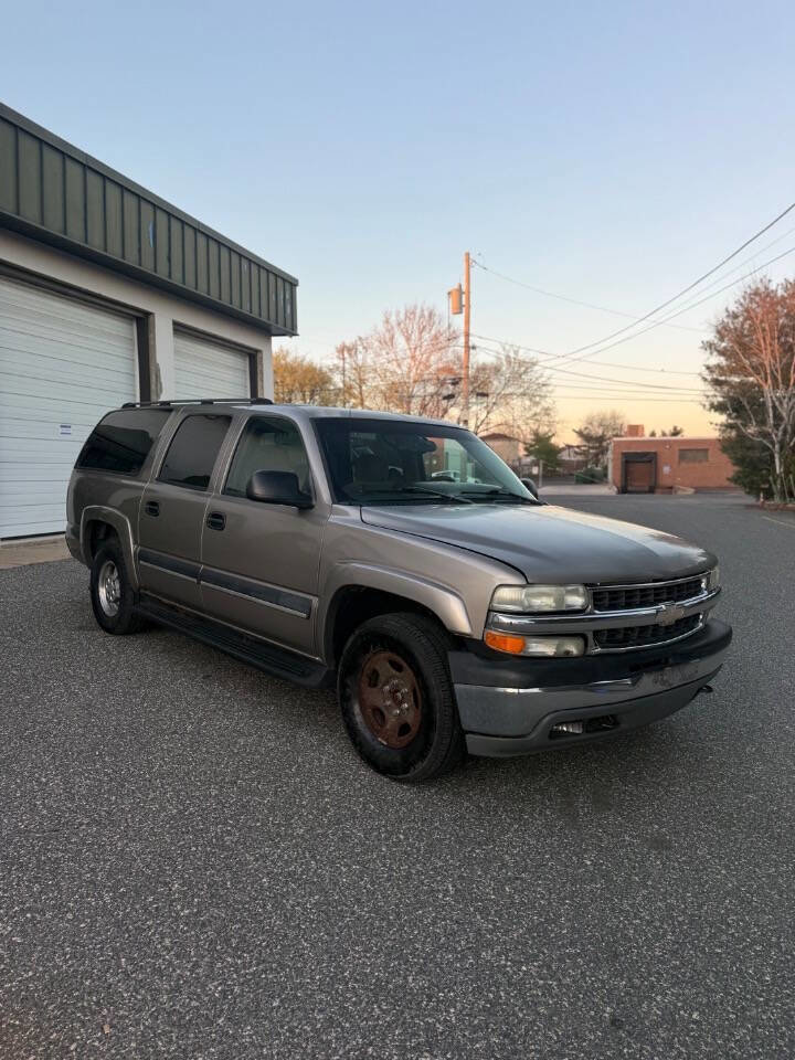 Used 2003 Chevrolet Suburban LS image 8