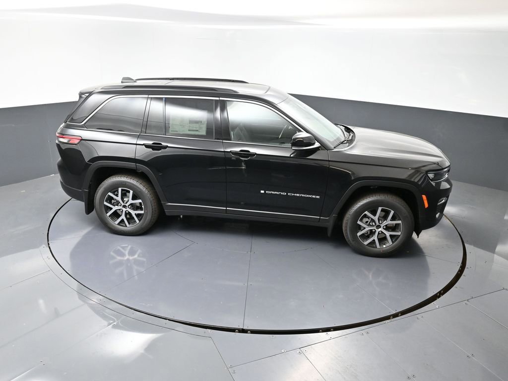 New 2025 Jeep Grand Cherokee Limited w/ Luxury Tech Group II image 36