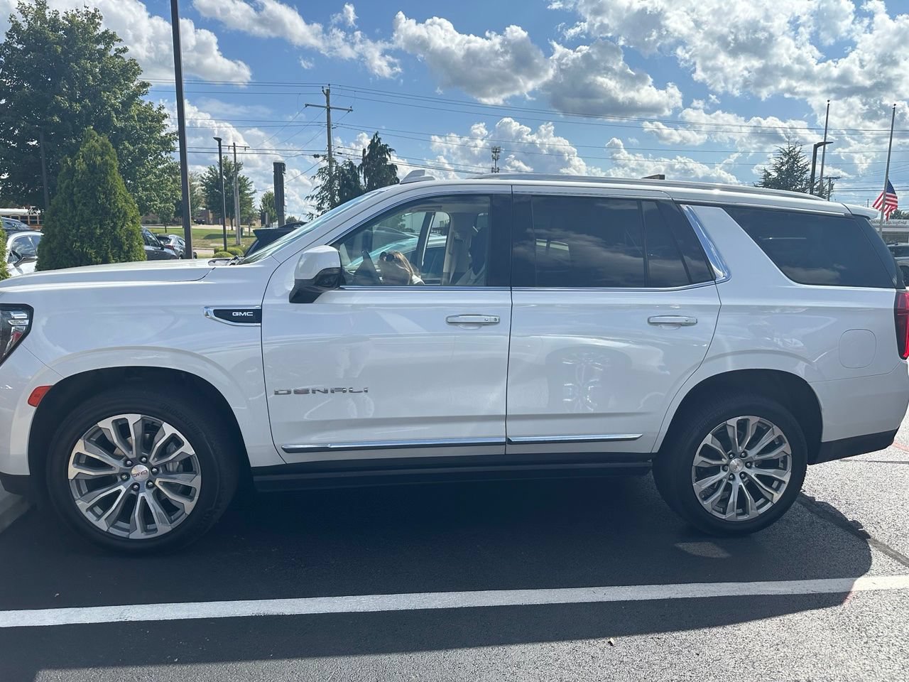 Used 2022 GMC Yukon Denali AWD/4WD image 3