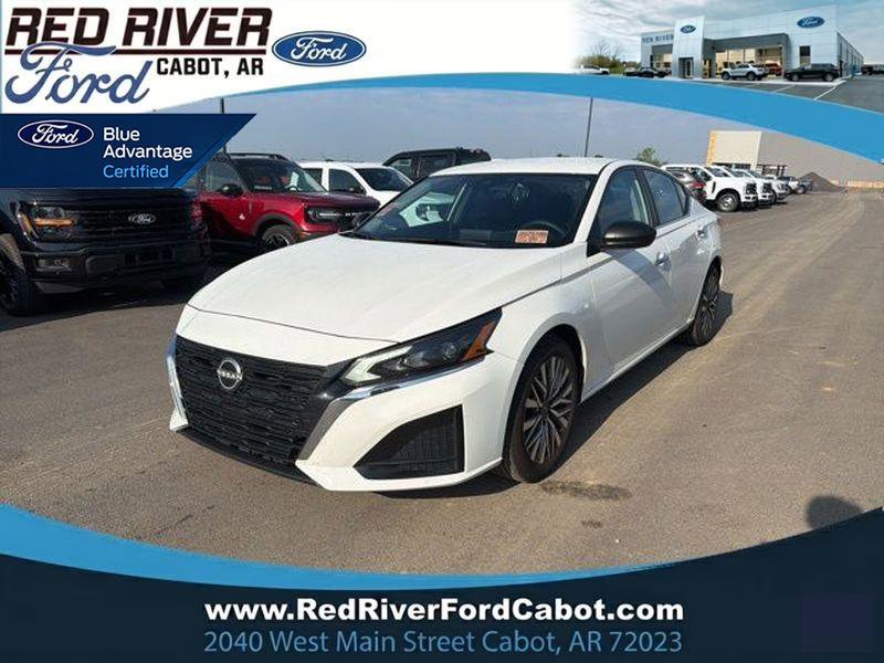 Used 2025 Nissan Altima 2.5 SV FWD image 1