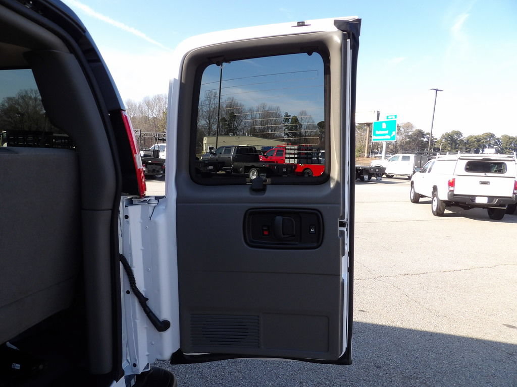 Used 2024 Chevrolet Express 3500 LS RWD image 52