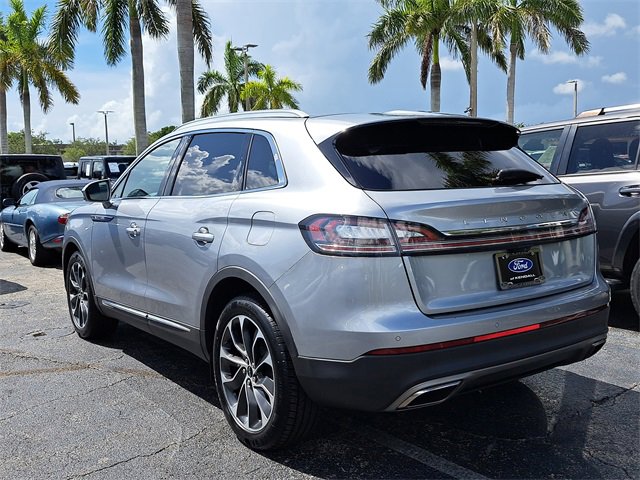 Used 2022 Lincoln Nautilus Reserve image 4