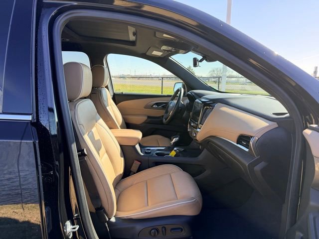Used 2023 Chevrolet Traverse Premier image 11