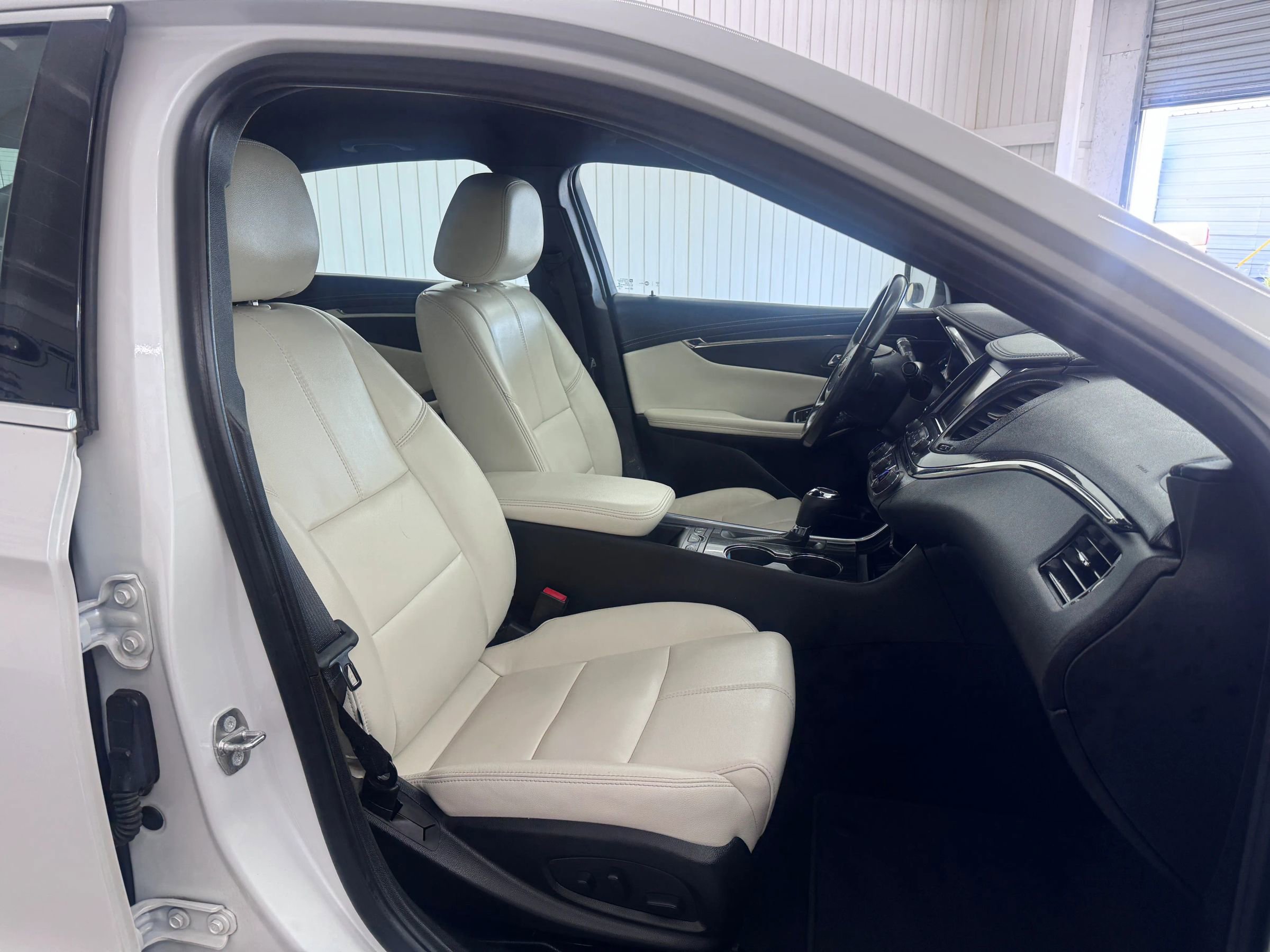 Used 2018 Chevrolet Impala LT w/ LT Leather Package image 10