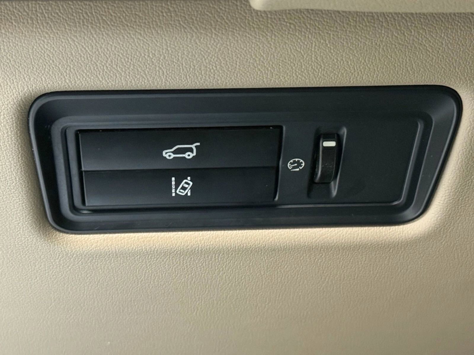 Used 2015 Land Rover Range Rover Sport HSE AWD/4WD image 27