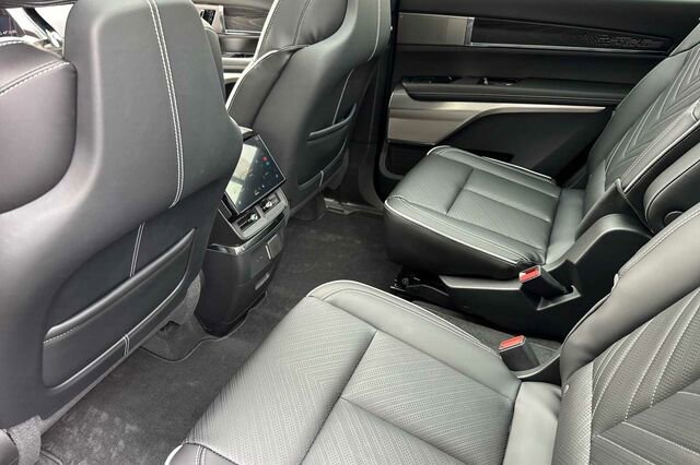 New 2026 Cadillac Vistiq Platinum image 12