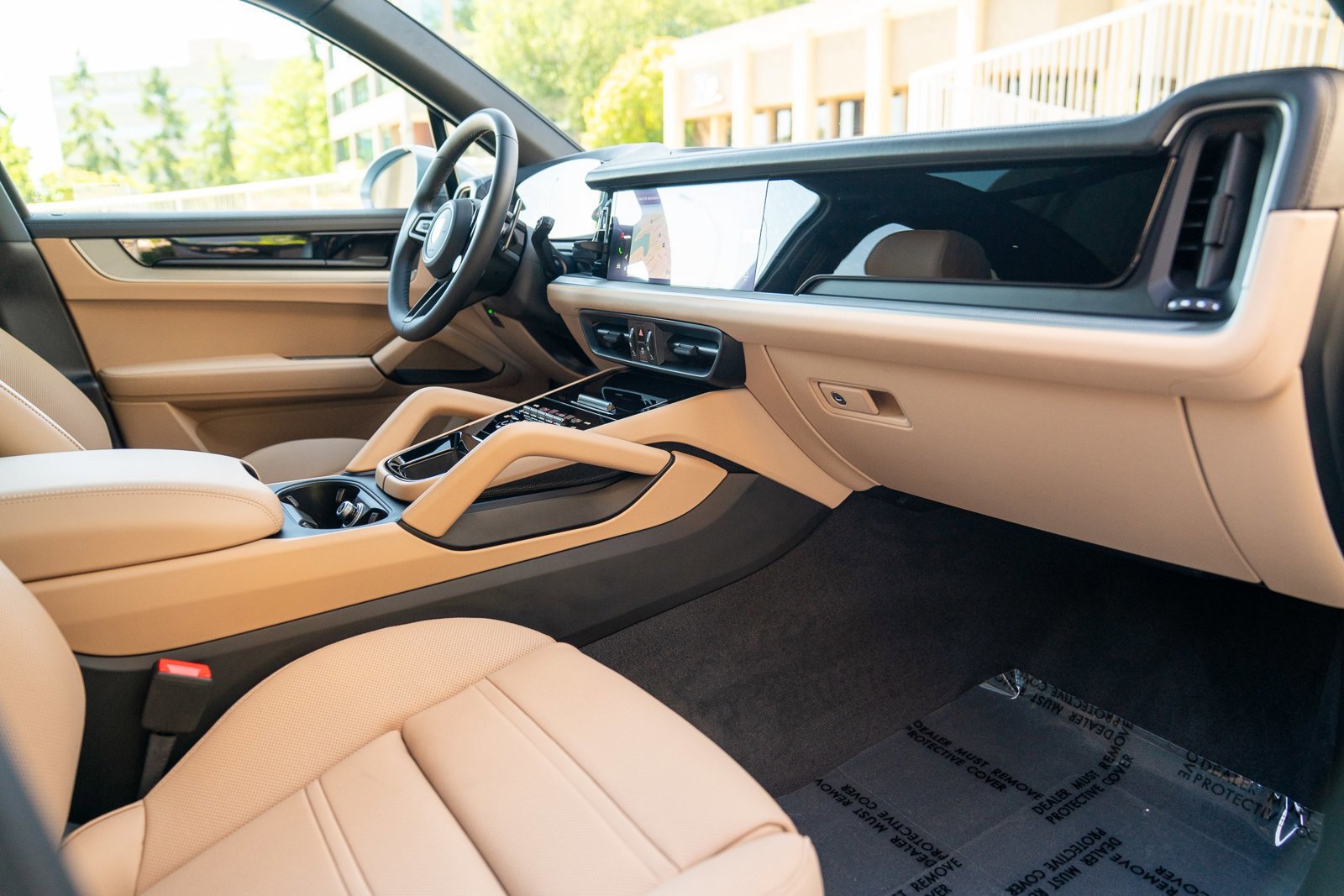 Certified 2025 Porsche Cayenne AWD/4WD image 20
