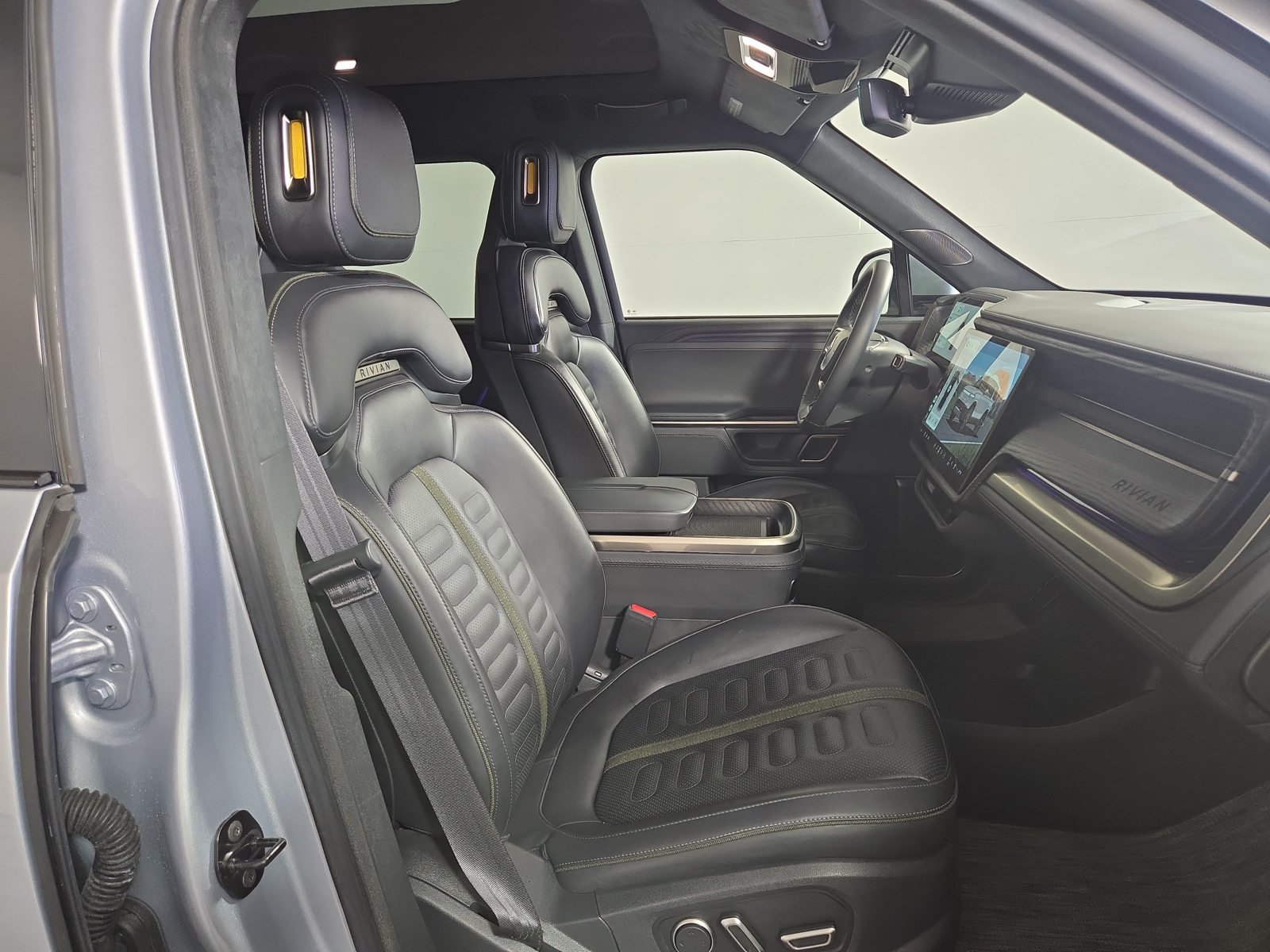 Used 2024 Rivian R1S Adventure Quad AWD/4WD image 24