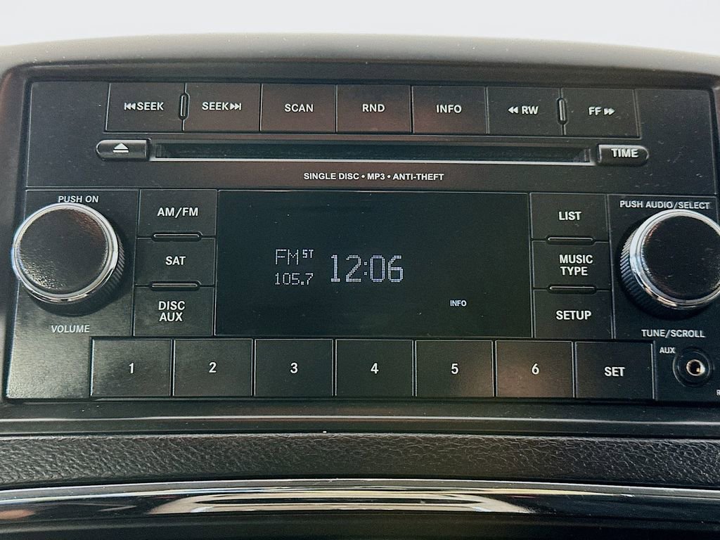 Used 2016 Dodge Grand Caravan SXT FWD image 17