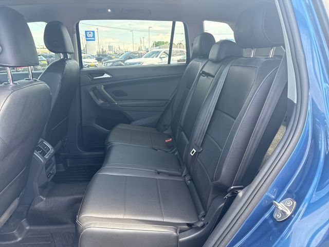 Used 2018 Volkswagen Tiguan SEL AWD/4WD image 14