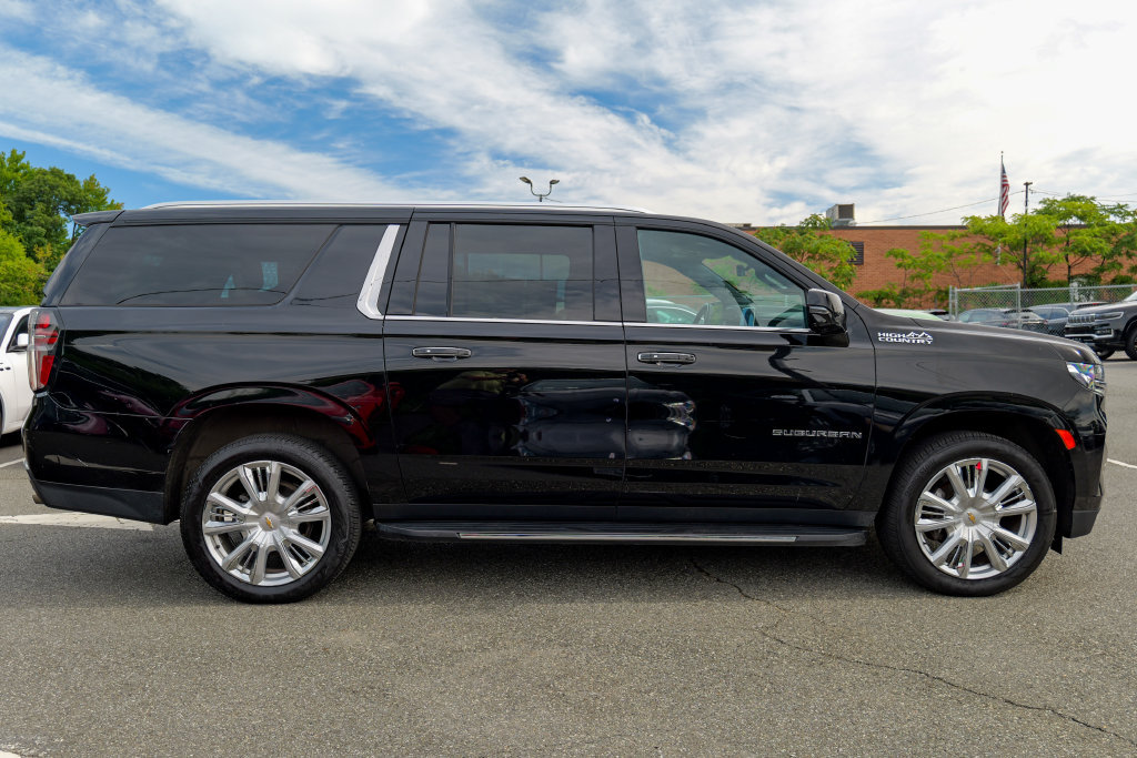 Used 2023 Chevrolet Suburban High Country AWD/4WD image 8
