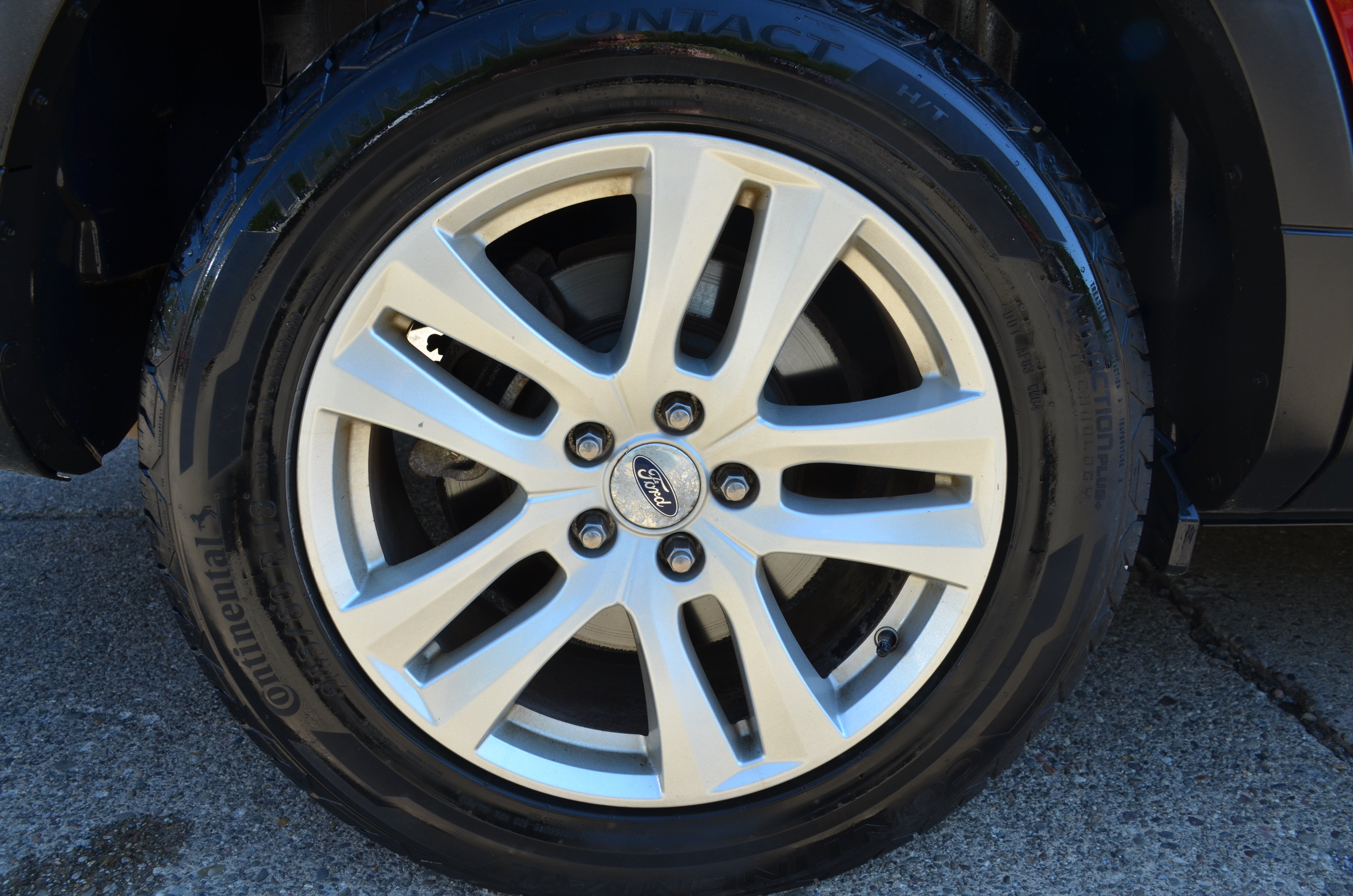Used 2018 Ford Explorer XLT w/ Equipment Group 201A AWD/4WD image 15