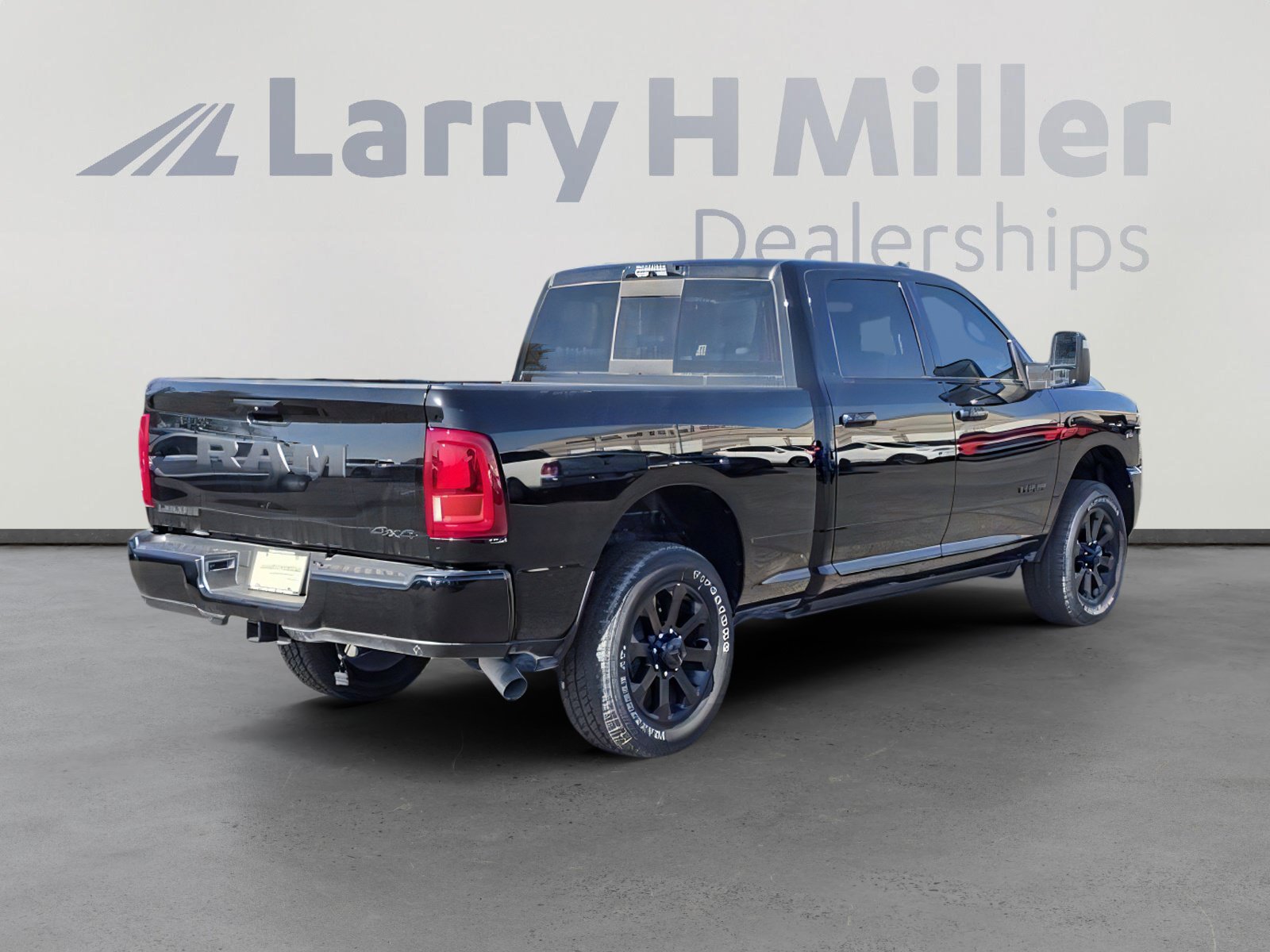 New 2025 RAM 2500 Laramie AWD/4WD image 5