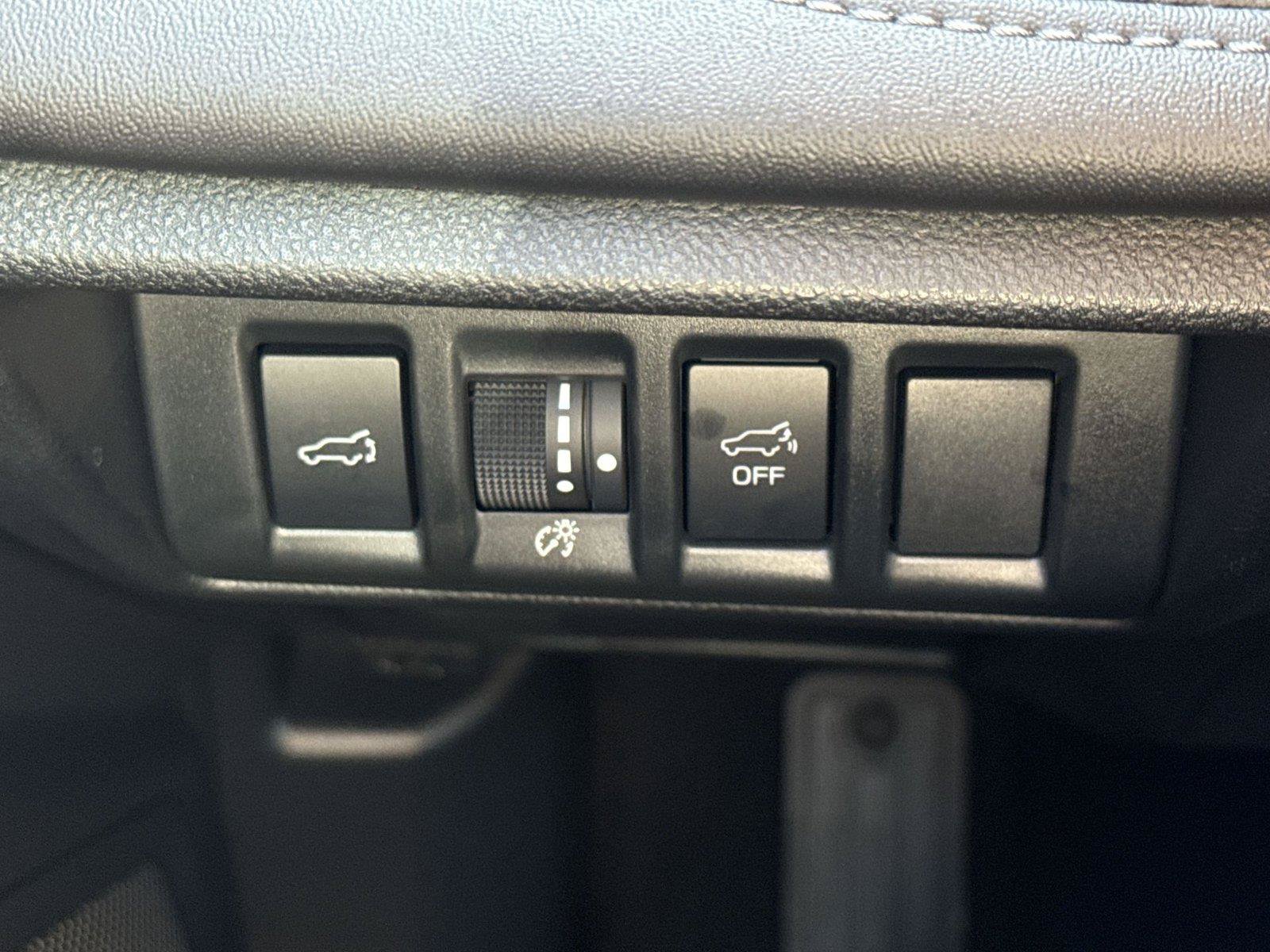 Used 2025 Subaru Outback Touring XT AWD/4WD image 33