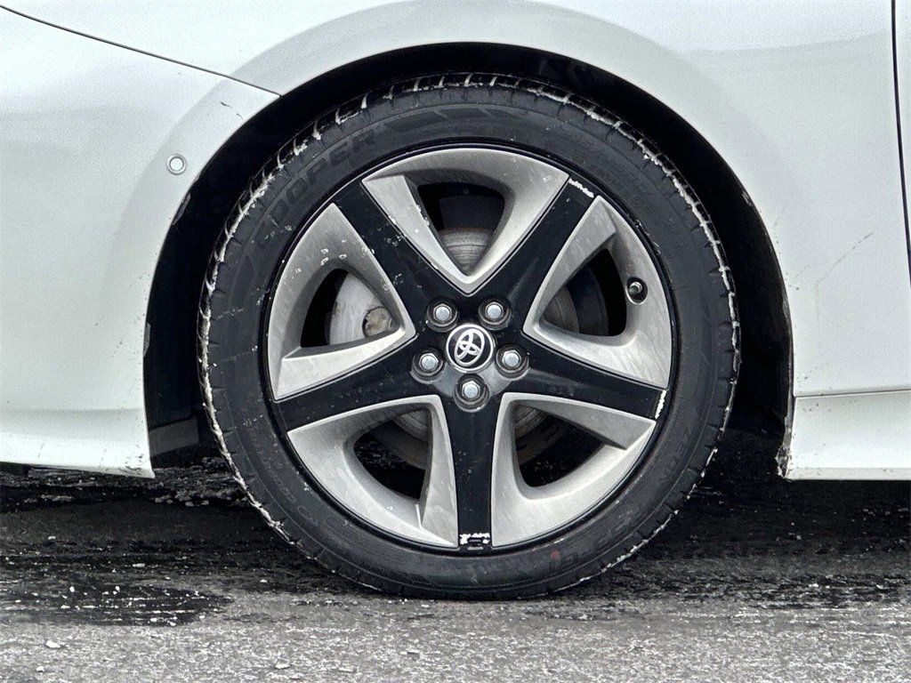 Used 2019 Toyota Prius XLE image 9