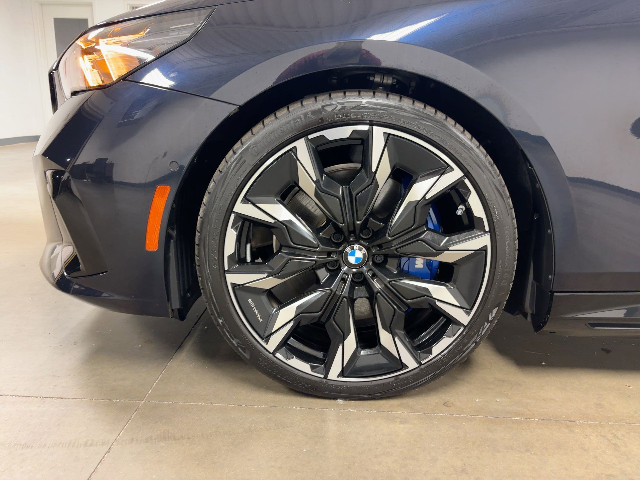 Certified 2025 BMW i5 xDrive40 w/ M Sport Package image 12