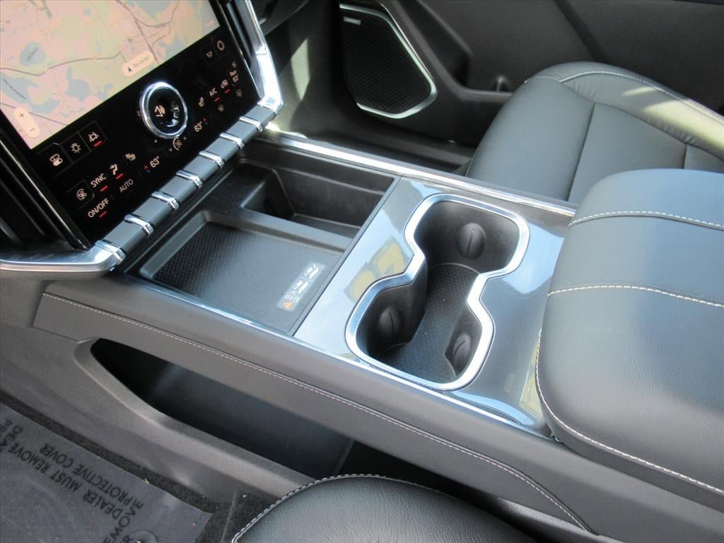 Used 2025 GMC Acadia Elevation FWD image 19
