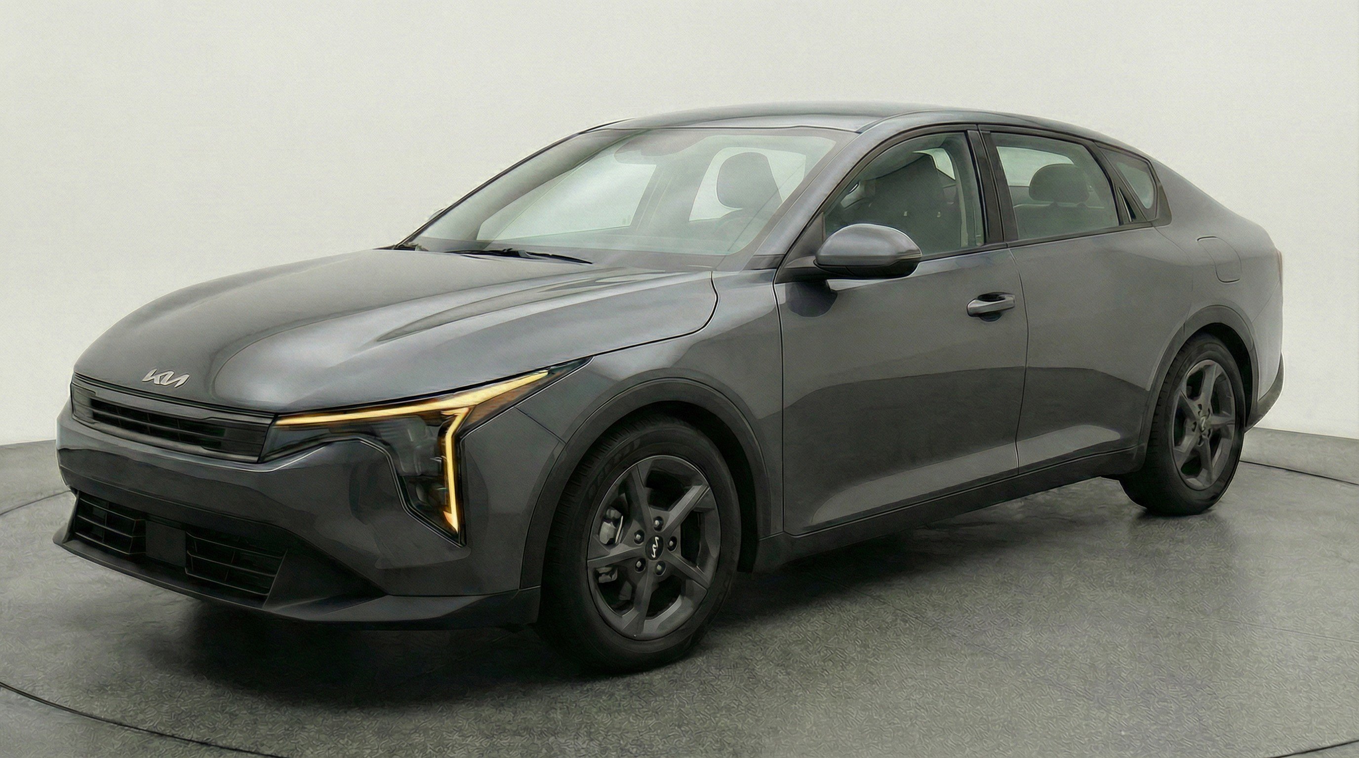 Used 2025 Kia K4 LXS image 3