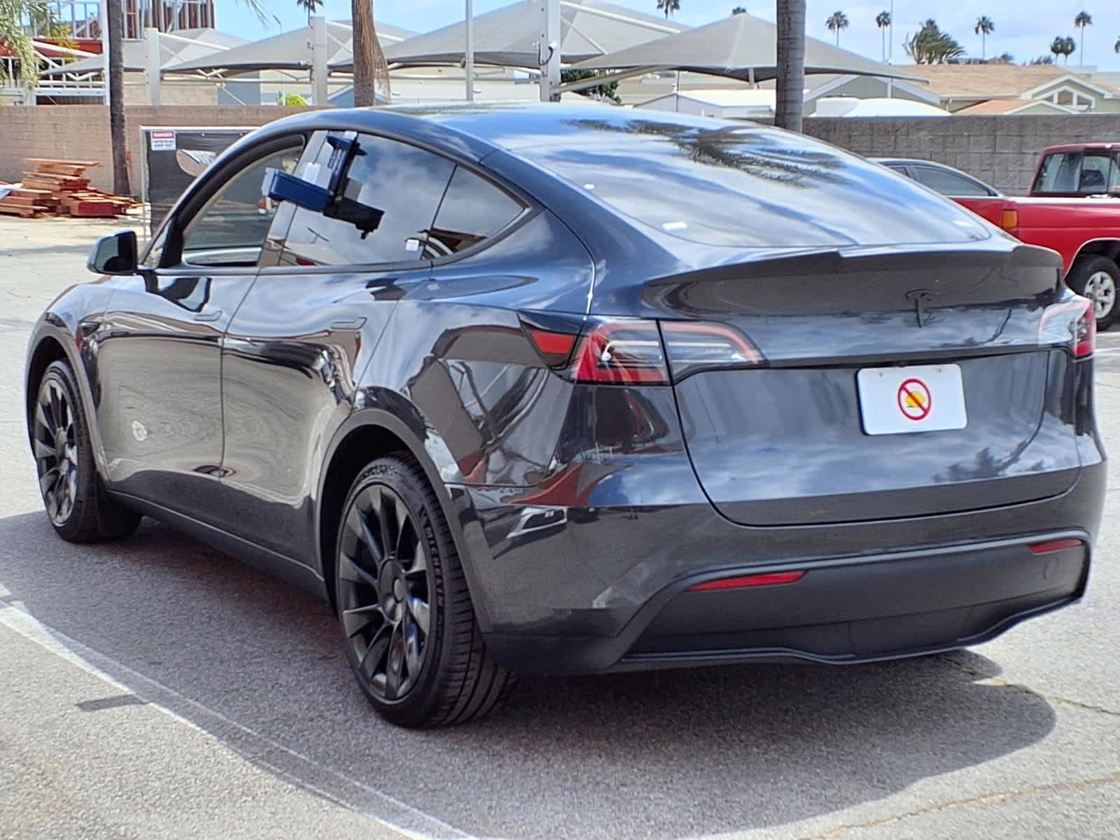 Used 2025 Tesla Model Y Long Range RWD image 4