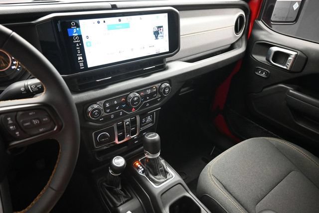 Used 2024 Jeep Gladiator Sport AWD/4WD image 8