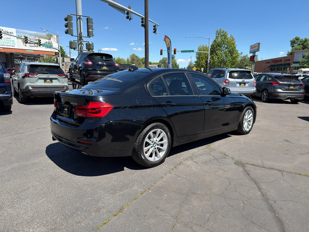 Used 2016 BMW 320i xDrive Sedan AWD/4WD image 8