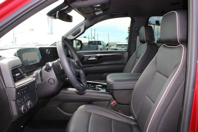 Used 2025 Chevrolet Suburban Premier image 16