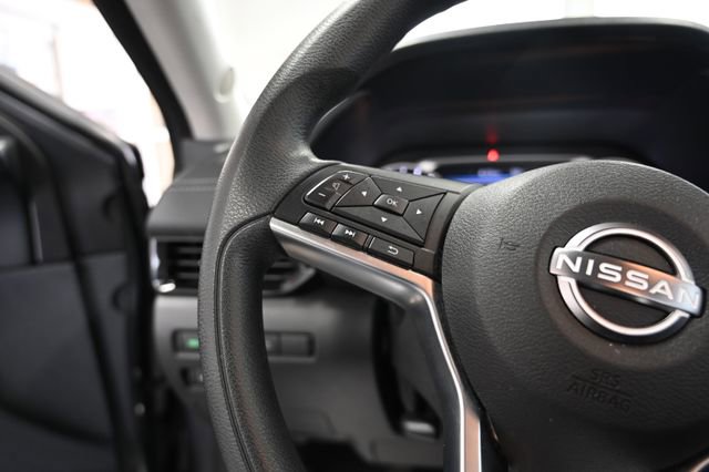 Used 2024 Nissan Sentra SV FWD image 22