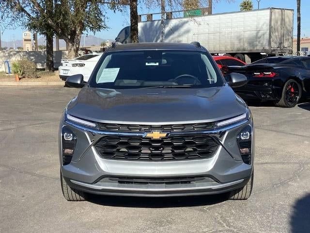 Used 2025 Chevrolet Trax LT w/ Driver Confidence Package FWD image 3