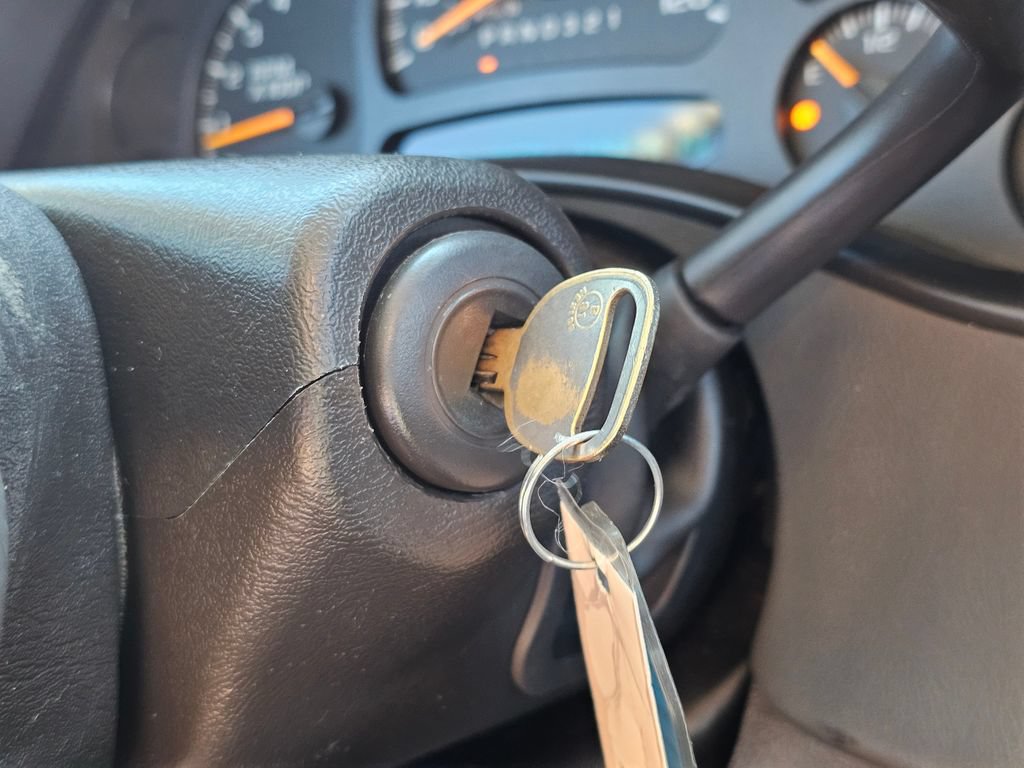 Used 2006 GMC Sierra 1500 W/T RWD image 14