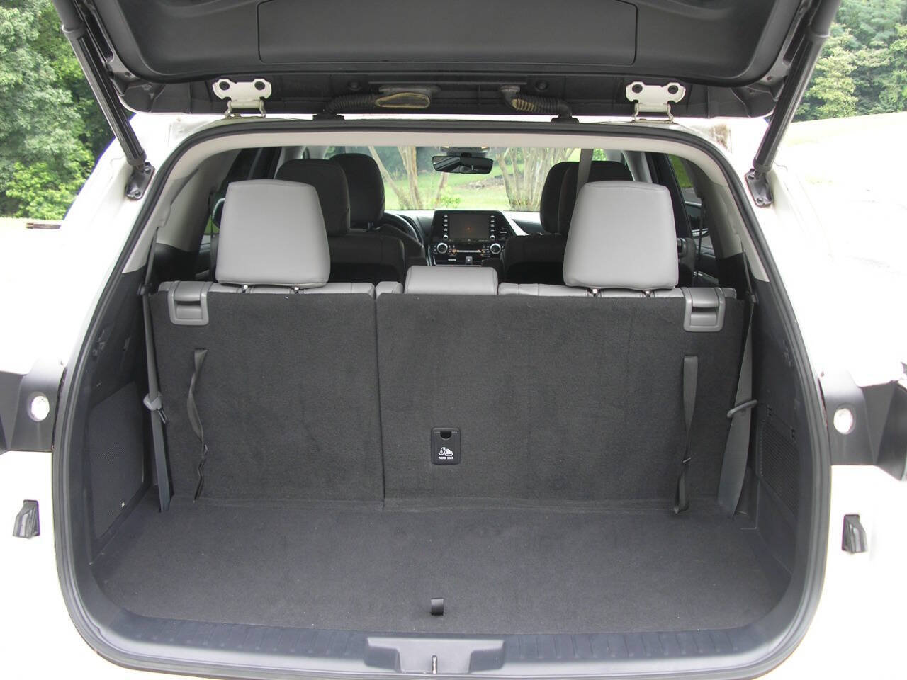 Used 2021 Toyota Highlander Limited AWD/4WD image 6