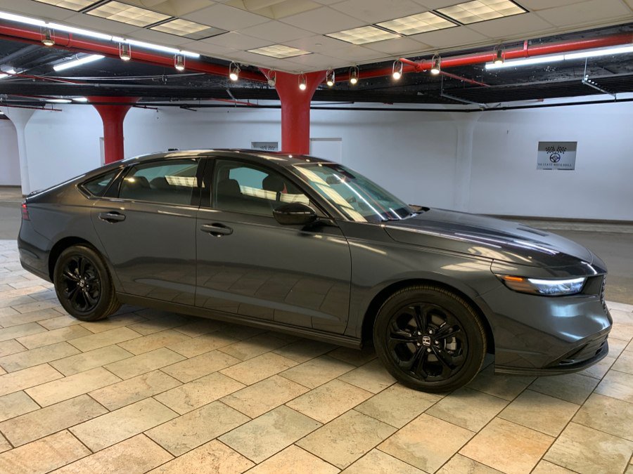 Used 2025 Honda Accord SE image 9